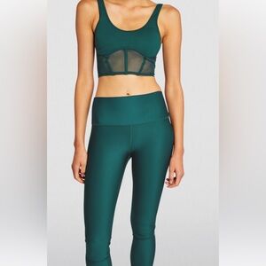 Alo TOP Midnight  green M top.